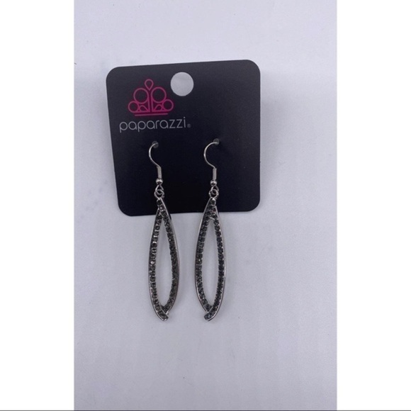 Treasure Trove Trinket- Sliver Earrings
Item 111B - Picture 1 of 4